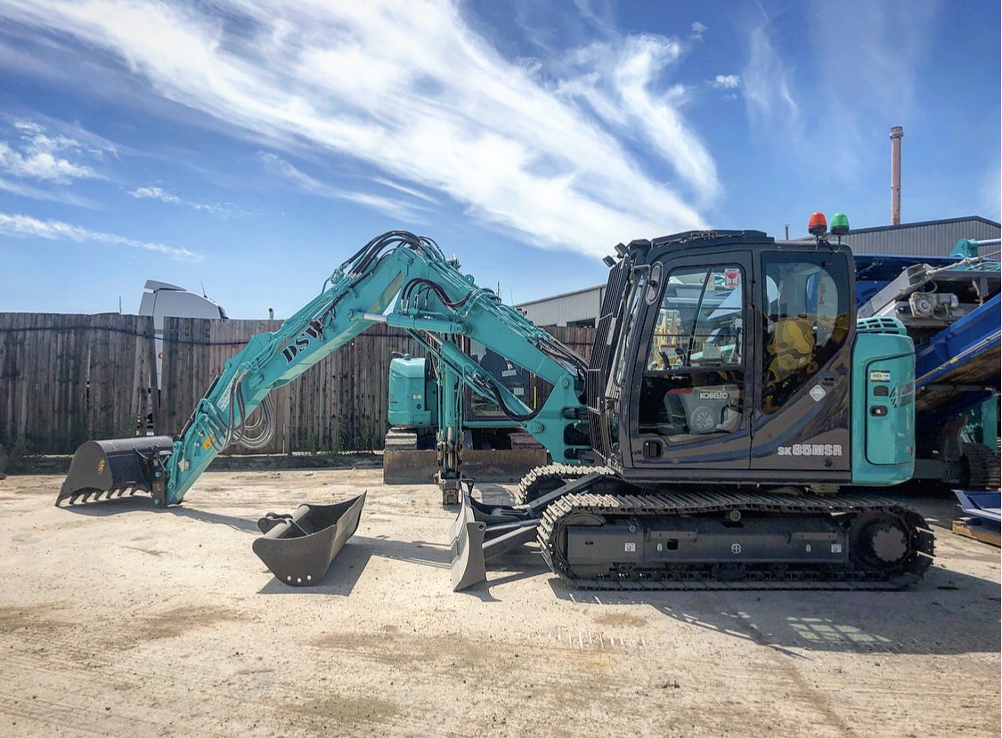 molsoncompact's tweet photo. Demolition South West Ltd take delivery of their new Kobelco 2 piece boom SK85MSR-7 excavator.
For more information an the wide range of boom configurations available in the 8t Kobelco range, get in touch today.
#kobelco #excavator #demolition #molsoncompact #molsongroup https://t.co/P1MntWcWvw