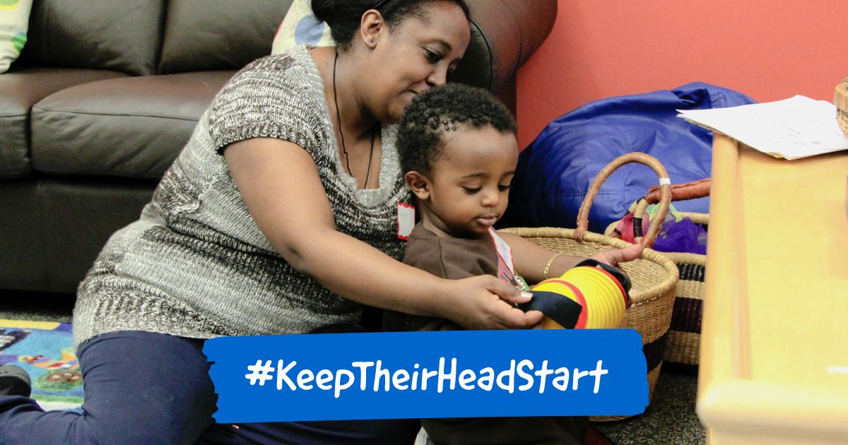 HeadStartgov's tweet photo. Parents and staff work together to prepare children for the transition to kindergarten. Help children #KeepTheirHeadStart! Download our Get Ready for Kindergarten! Activity Calendar for Families to help guide your progress: https://t.co/IM7BvDGPEW @NAESP @AASAHQ https://t.co/CckzDRSyhq
