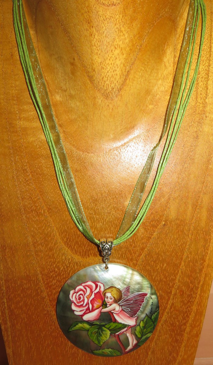 RitaRussian's tweet photo. Pendant with The ROSE FLOWER FAIRY, very cute!!!
https://t.co/fiWHU8jlAY
#pendant #shellpendant #handmade #handpainted #artistmade #flowerfairy #fairy #cute #cutefairy #rosefairy #flowerrose #ritasrussianshop https://t.co/Rc6QT5RVWo