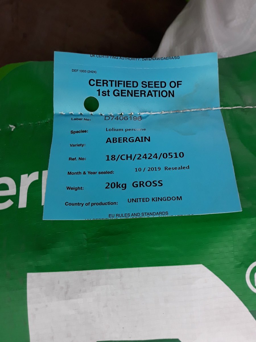 2pintpaddy's tweet photo. Finally reseeded 3 acres today , had to hold tough with ground conditions so dry but looks like we will get a good bit of rain at the weekend. #Reseeding2020 #Abergain https://t.co/BSsM60amo8