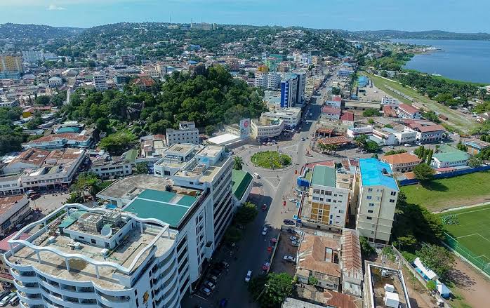 Adambrv's tweet photo. Maziwa Makuu
Tukumbushane. Tanzania ina milki ya % kubwa ya Maziwa Makubwa matatu ya Afrika - Victoria, Tanganyika &amp; Nyasa
Hii ni:
.robo ya maji fresh yasiyoganda yote duniani
.10% ya samaki wote duniani

Tanzania ni nchi ya kipekee kwa rasilimali. Mno! https://t.co/aH9iKyER6E