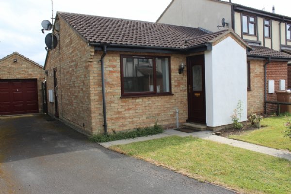 KavanaghHayes's tweet photo. We’ve had a great start to the month with new instructions and agreed sales! The market is looking good, please contact us if you’re looking to buy and/or sell? #Chatteris #March #Cambridgeshire #EstateAgent https://t.co/sHEQdtQktR