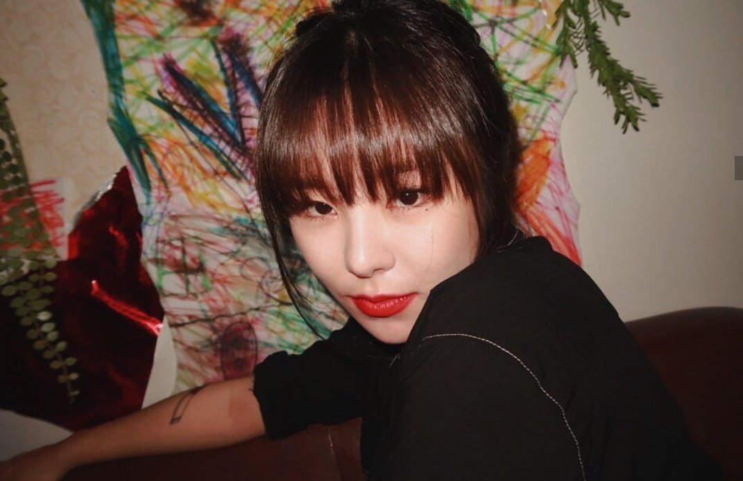 Wheein's 10th tattoo!(* in April 2020)A paint tube ~