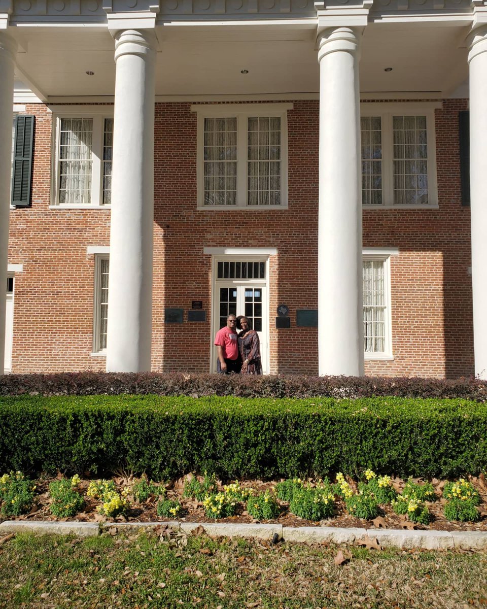 IHSCOUNSELDPT's tweet image. Sometimes you need to go back where it all began. Our beloved school has changed alot but the memories still linger. Happy Anniversary! @SamHoustonState #Fall1992 #OurStory #CelebratingOurLove #15Years #Bearkatlove #OurJourneyContinues