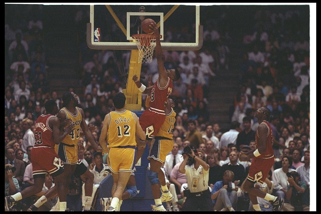 Chicago Bulls beat Los Angeles Lakers for NBA title in 1991