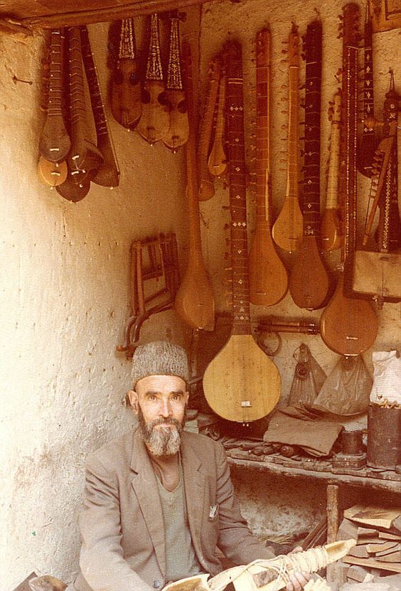 People of  #Kabul: A man selling  #traditional musical instruments.Unknown photographer.