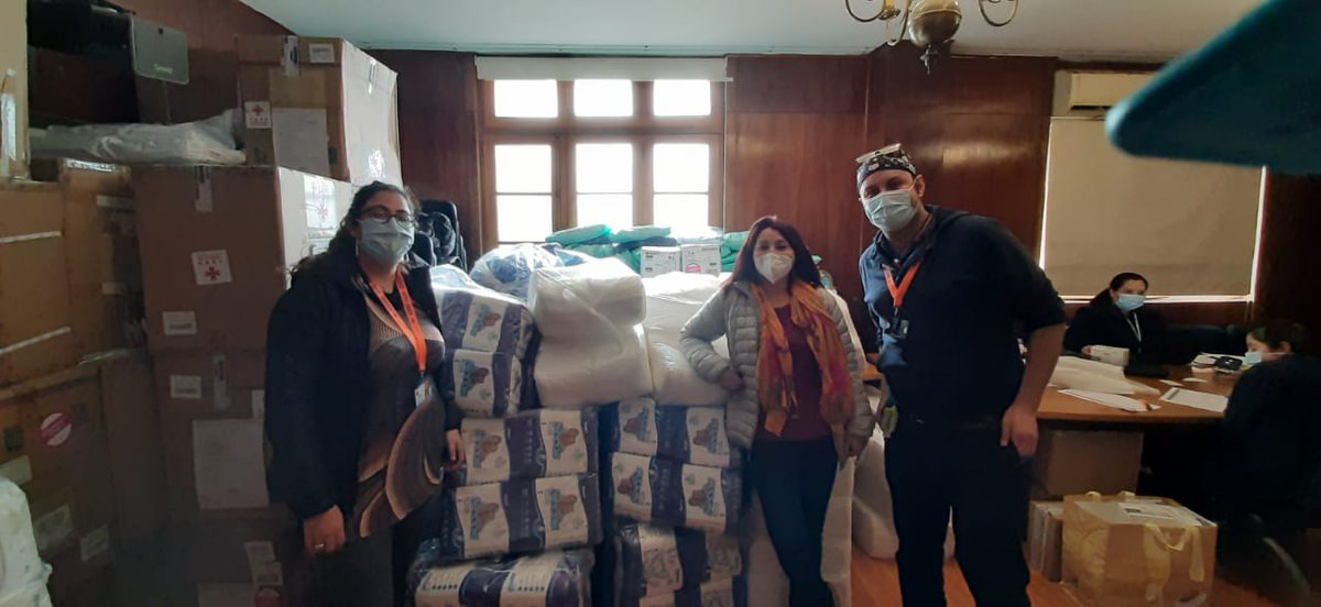 SoterodelRio's tweet photo. La Asociación de Enfermeras y Enfermeros, #ASENF, de nuestro #Hospital se hizo presente nuevamente con un importante aporte de insumos para pacientes hospitalizados. Donaron un total de 600 pañales, 800 sabanillas y 100 esponjas jabonosas.
¡Muchas gracias!
#Gracias #Sótero https://t.co/kNBs7vqxju