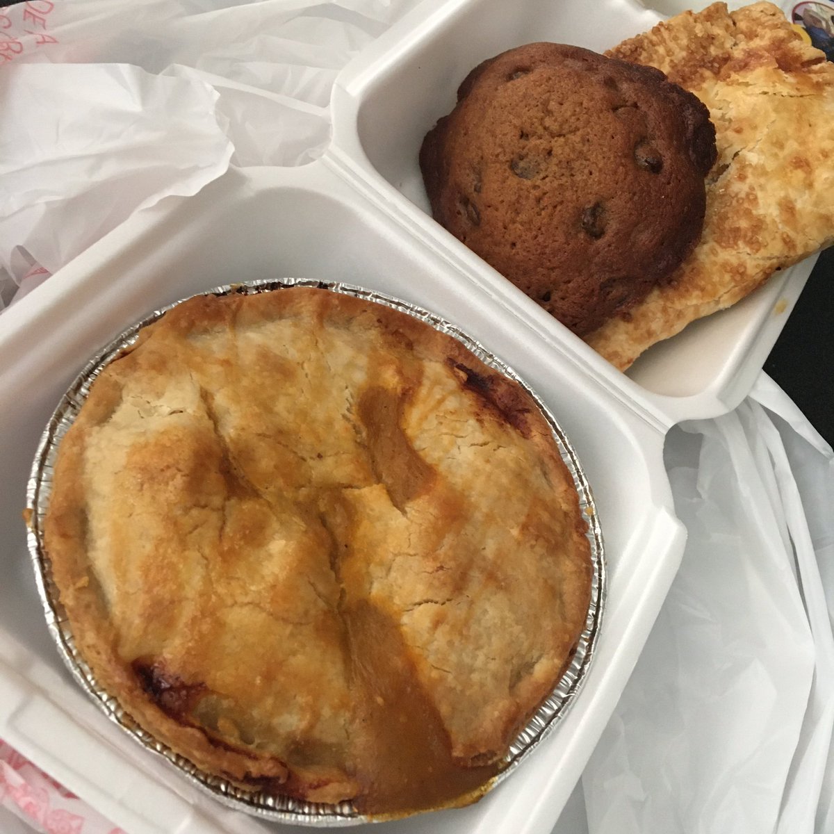 beenbettercomic's tweet image. It doesn’t take much to get me to visit Home Pie Bakery &amp;amp; Cafe (@CityofOntario) 

So when @TheGATakeout proposed today’s #greatamericantakeout event, I had to have a delicious lunch.