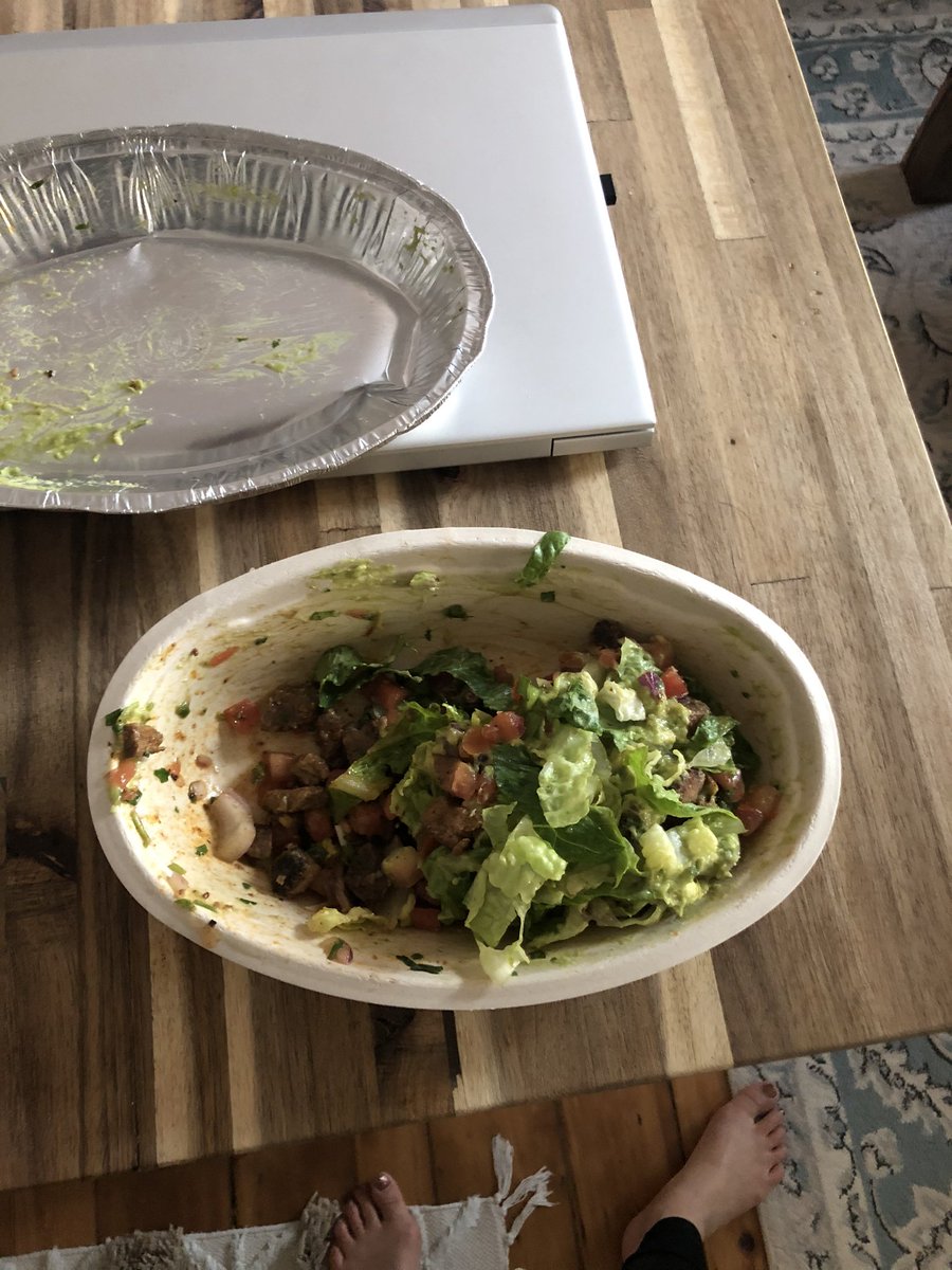 helloisitsteph's tweet photo. Wow seriously @ChipotleTweets?This is what you call extra lettuce? What is this. A salad for ants? https://t.co/9wAy4fZ7fF