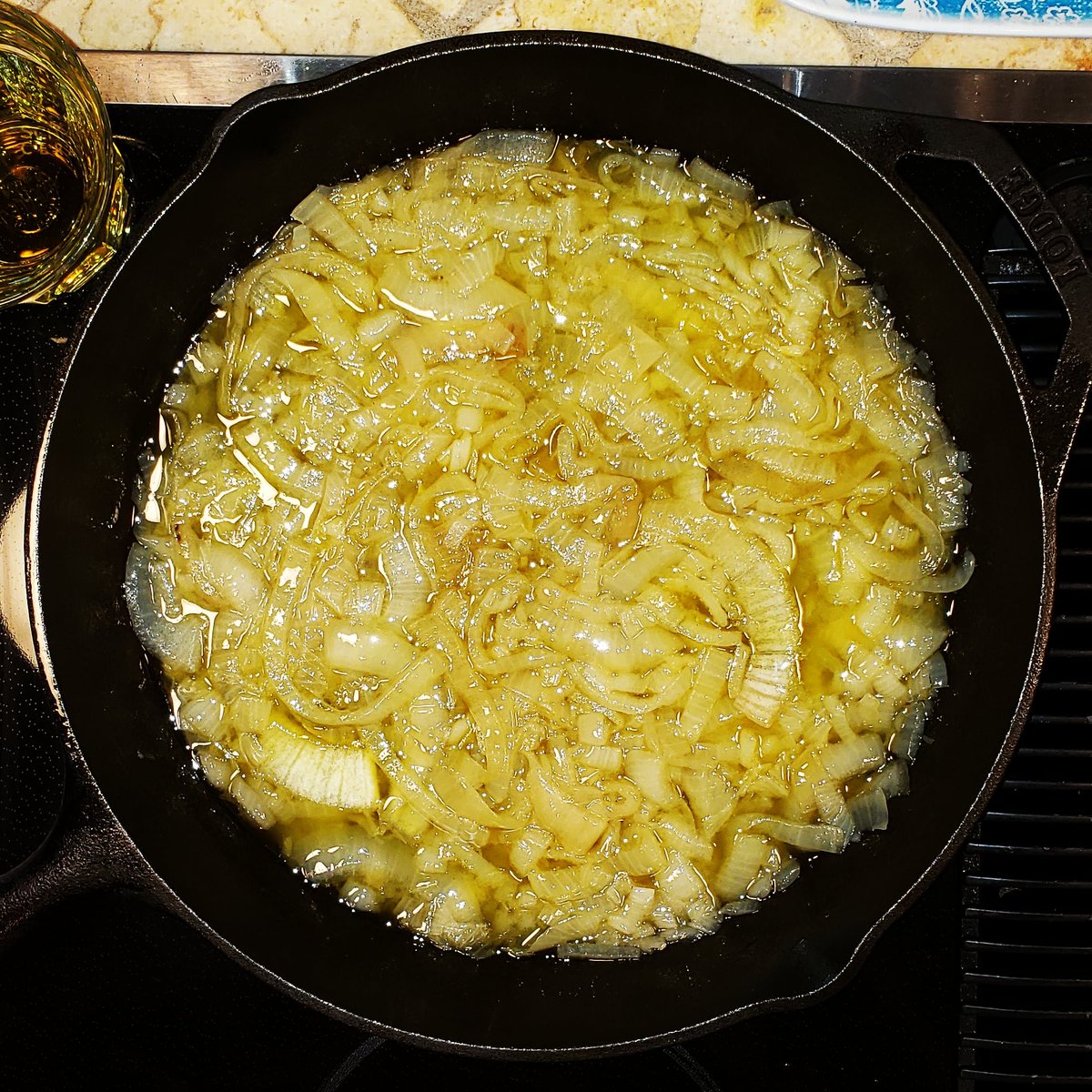 HowieSouthworth's tweet photo. Spain ruined me in a lot of ways, but most notably: Whenever I caramelize onions anymore, thru the long cooking time, I consistently feel the urge to abandon whatever I'm prepping and make some rice! #arróz de #cebolla #confitada es mejor. #españa🇪🇸 https://t.co/ptvnwqrANL