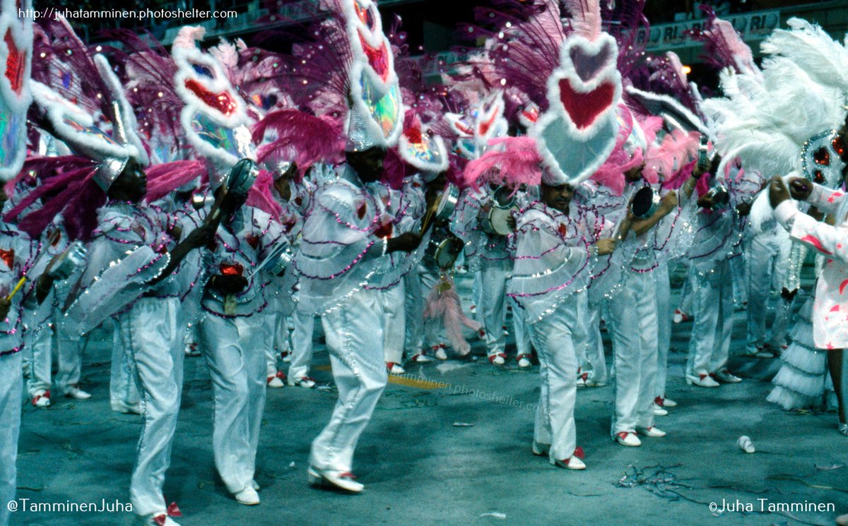 TamminenJuha's tweet photo. Grêmio Recreativo Escola de Samba Unidos do Jacarezinho 1987. A ultima fotos não tem nada anotado, mas acho que é a ultima alegoria do #Jacarezinho. Da Mangueira não é. #Carnaval1987 #UnidosdoJacarezinho #RiodeJaneiro https://t.co/Xrgy5Ki8bk