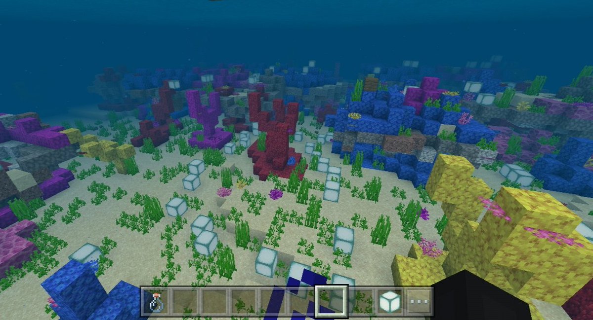 Nemu02821141's tweet photo. @netolab_ Repostando,nome Yasmin tenho 10 anos e eu fiz um barco botafoguense pra vc e de baixo tem as pérolas(as luzes) espero que goste é minha primeira vez construindo,fiz pelo celular! https://t.co/bqfJP6b71E