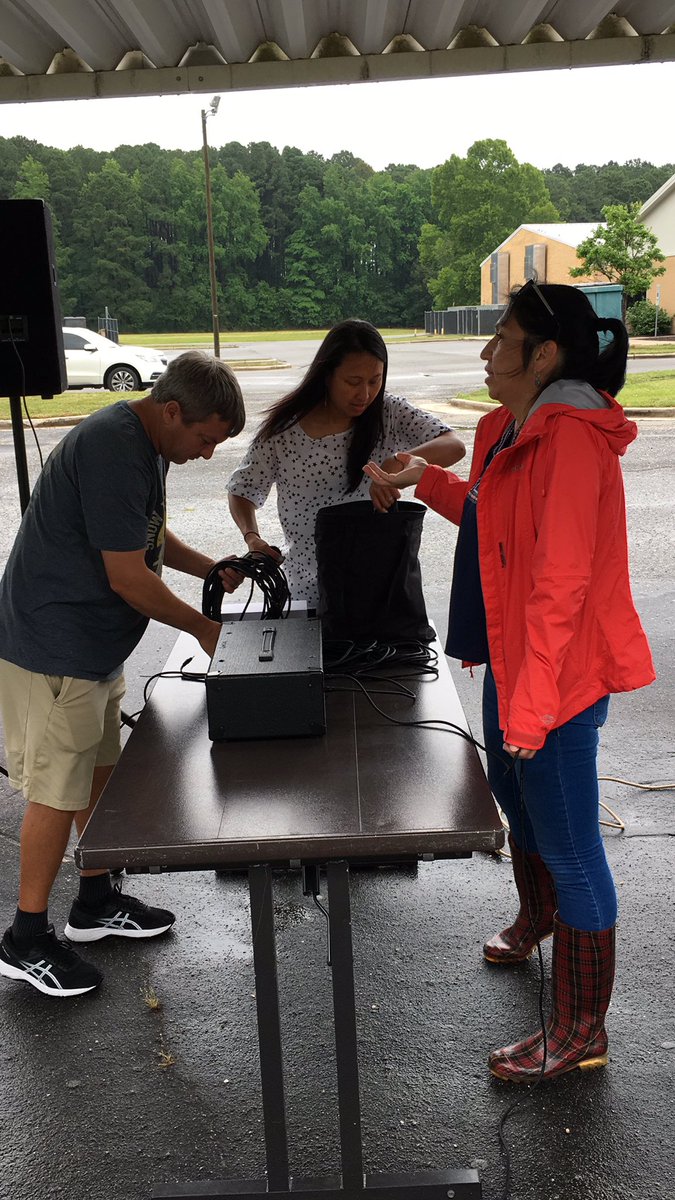 GWDMiddle's tweet image. Getting the tunes going!