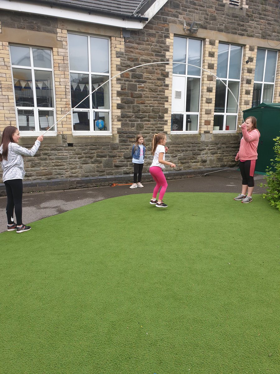 trerobart's tweet photo. Having fun in the hub #skipping #outdoorsfun #clusterschools @RCTCouncil https://t.co/K4SgmxQY0g