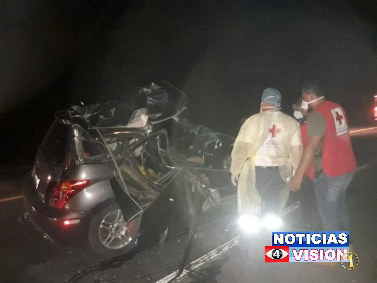 noticias4vision's tweet photo. #ÚltimaHora | Un subinspector de la PNC falleció esta noche en un accidente de tránsito, a la altura del kilómetro 21 de la carretera Troncal del Norte. La víctima fue identificada como Carlos Posada Melara. #N4V https://t.co/bCLg7sqeWM