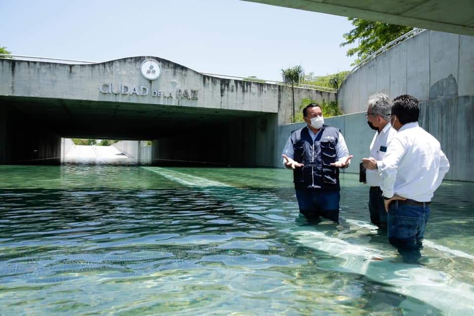 annaisagarciat's tweet photo. Mérida es una ciudad tan limpia que el agua de su inundación ES CRISTALINA https://t.co/PtXYNUBLB0