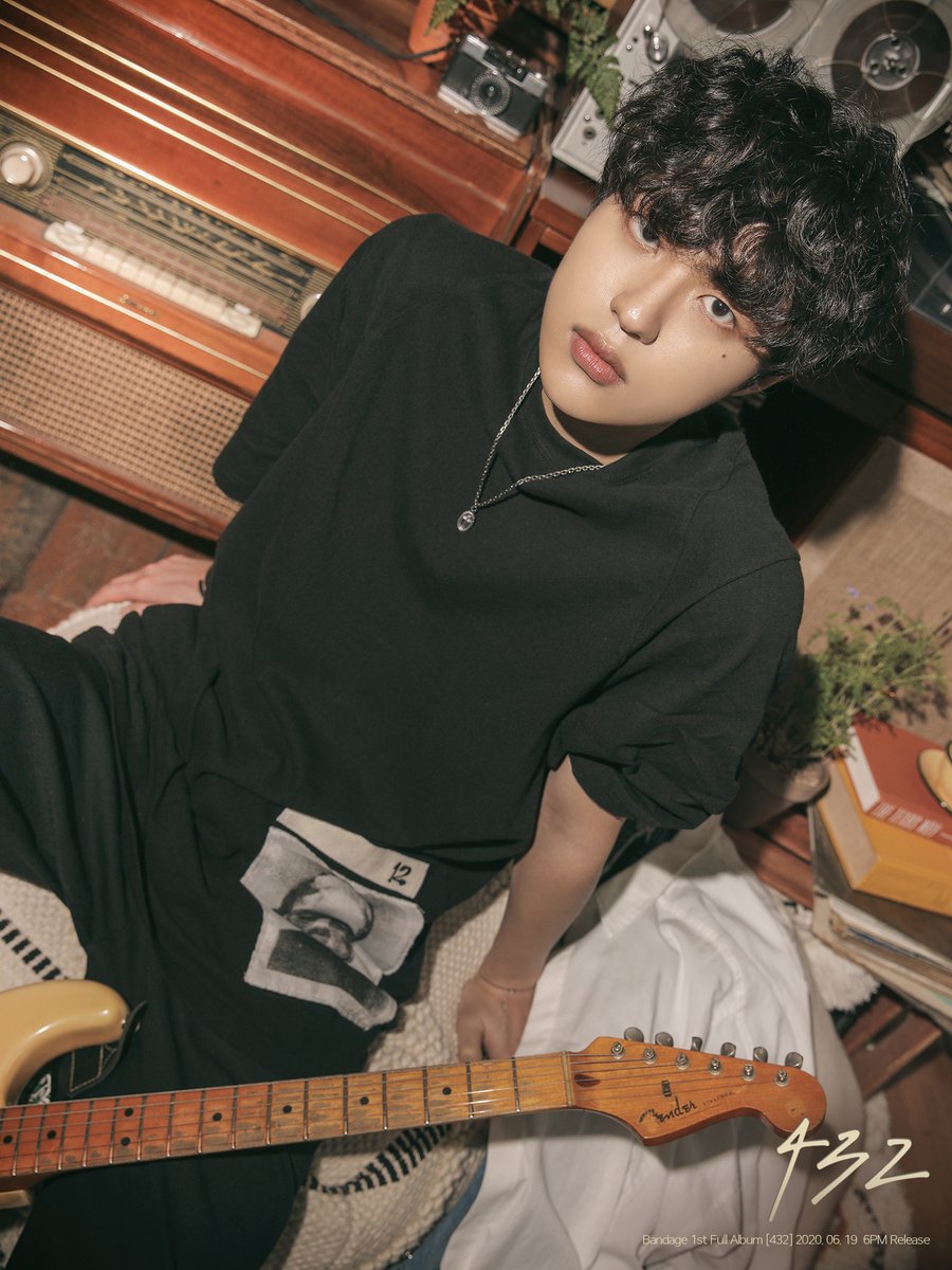 band_bandage's tweet photo. 밴디지(Bandage) 1st Full Album
[432] Teaser Image

신현빈 Shin Hyun-bin

🎵 2020. 06. 19 FRI 6PM

#Bandage #밴디지
#ShinHyunbin #신현빈
#432
#ColoringTheLife https://t.co/QtVbhi1fn5