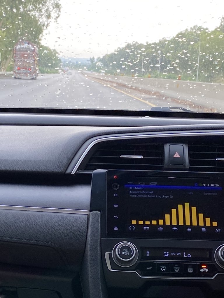 KhalidUCL's tweet photo. #joysoftravelling #4amnosleepclub #M2 #lawyerslife #travellingforwork #BeautifulPakistan #lahoreislamabadmotorways #✨ https://t.co/5qqUohslm8