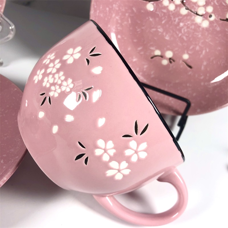 GlasswareKarina's tweet image. #garbotableware Hand painted and color glazed ceramic tableware, including plate, bowl, mug, etc. #drinking #ceramic #dinnerware #plate #kitchenware #mug #ceramics #tableware