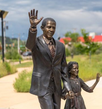 CharminUltra17's tweet image. I'm offended by this statue, and would like it removed.. 

It's a symbol of division, and the attempted destruction of America..