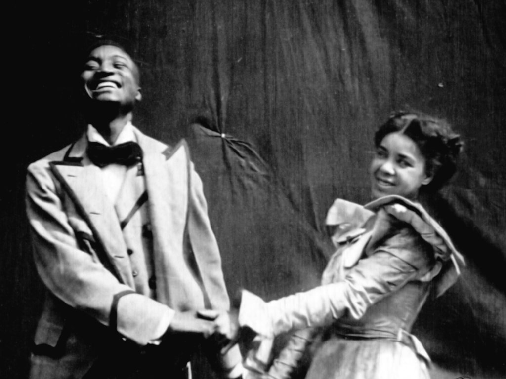 Not "new" to Classic Fans, but couldn't do this thread justice w/o ... Inspired by Thomas Edison's THE KISS(1896), vaudevillians  #GertieBrown +  #SaintSuttle star in SOMETHING GOOD-NEGRO(1898) "thought to be the earliest on-screen kiss ft'ing Black actors."  https://vimeo.com/305144396 