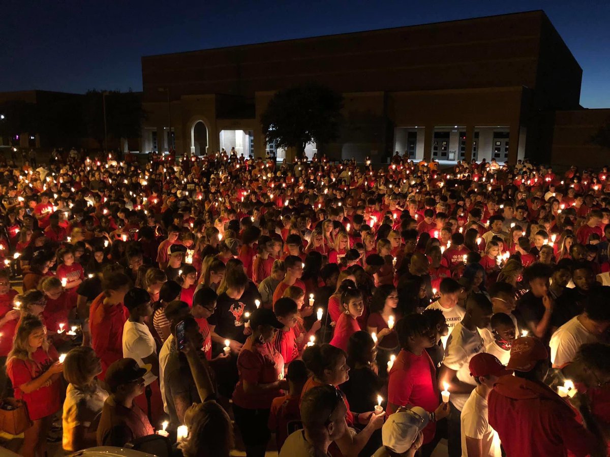CoachKiJ's tweet image. Burleson love just hits different❤️. A community that picks each other up through the toughest of times. #Flyhightre