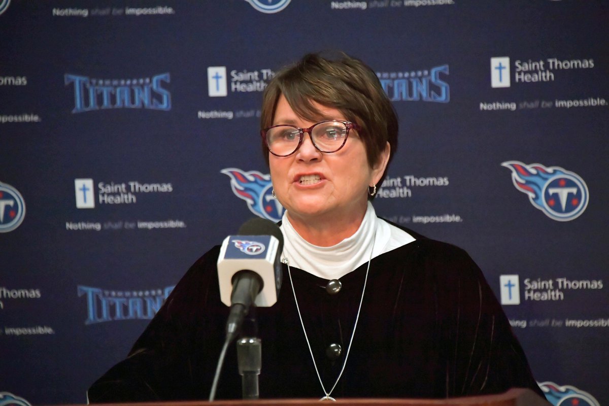 BoclairSports's tweet photo. Controlling owner Amy Adams Strunk vows to support players protests, affirms #Titans "firm stance against all forms of racism." #NFL #BlackLivesMatter #NFLProtests
https://t.co/u8ci4qGF7M https://t.co/0s7C8ujDhX