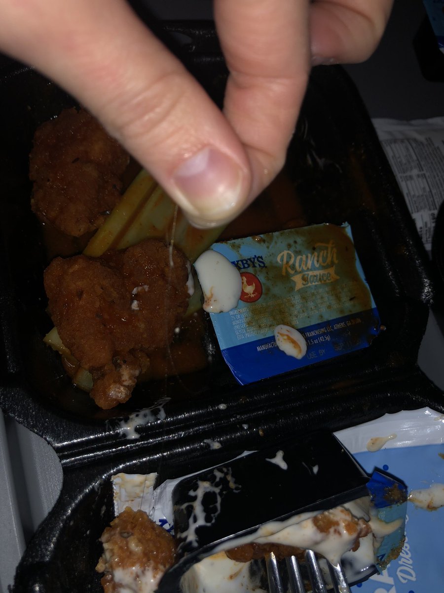 Jessamynfaye1's tweet photo. @Zaxbys  nooooooooo, this piece of hair ruined my wings!!! 😭😭😭🥺 https://t.co/QTvaU8EhJy
