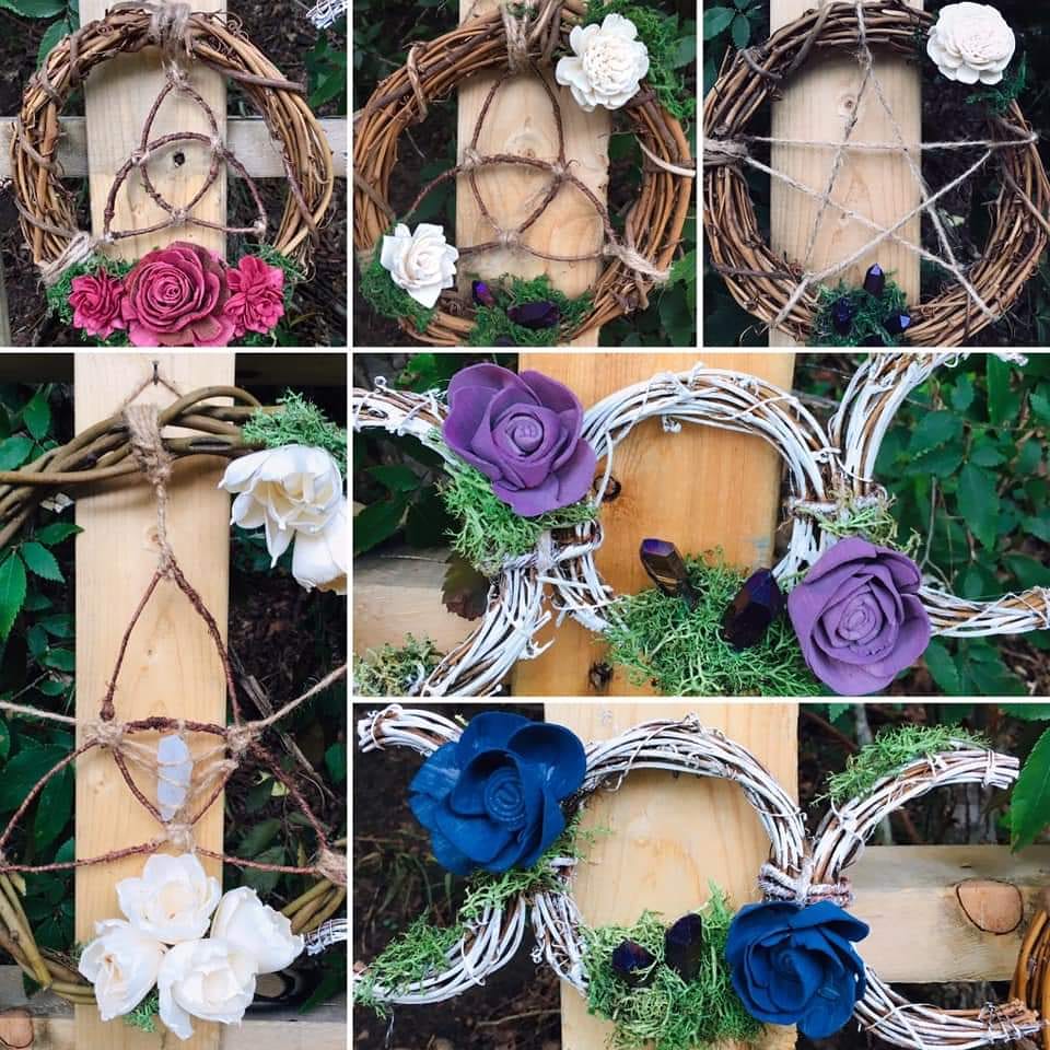 🌸 Who likes blessed wreaths and wall hangings? Here are some examples of wreaths made by the talented @oddlybookish Her gorgeous wreaths will bless your home! 🌸 #strangesisterscrafts #strangesisters #handmadedecor #handmadewreaths #witchyvibes