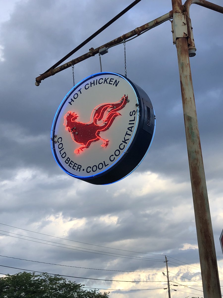 toesinthesand22's tweet photo. This is about to happen #friedbird #theBurg https://t.co/aBRuJku8SJ