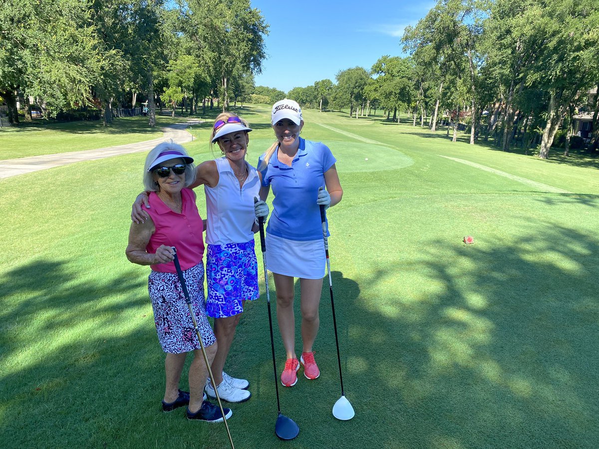 ConnellConnell's tweet photo. Mira Vista LGA Welcomes @HogeKelly Thank you Kelly for joining our ladies today! #WeSpeakGolf #MerlotPro https://t.co/wRi2LlnkHD
