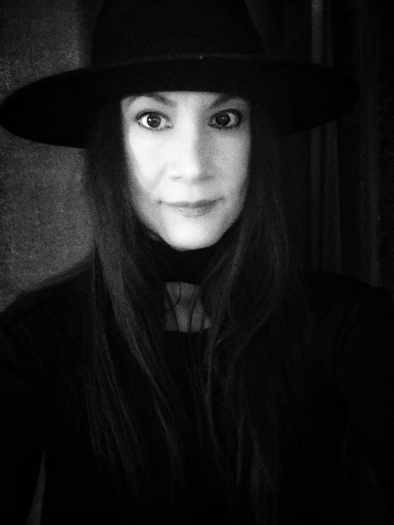 TheNiniD's tweet photo. Tomorrow night we celebrate Valentines Day because that was our last meal out since the lockdown and it was a shitty ass meal 🖤 #celebrate #life #OpenNewYork #valentinesday #friday #fridaynight #cheers #love #TheNiniD #witchyvibes #witchywoman https://t.co/utCo9MYqTW