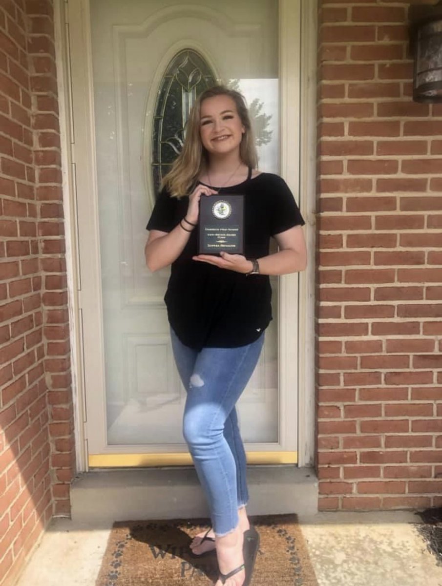 Congratulations to senior Sophia Renauer for earning the JOHN BROWN award for receiving the highest weighted GPA of a 4.55!! 💚💛🐝