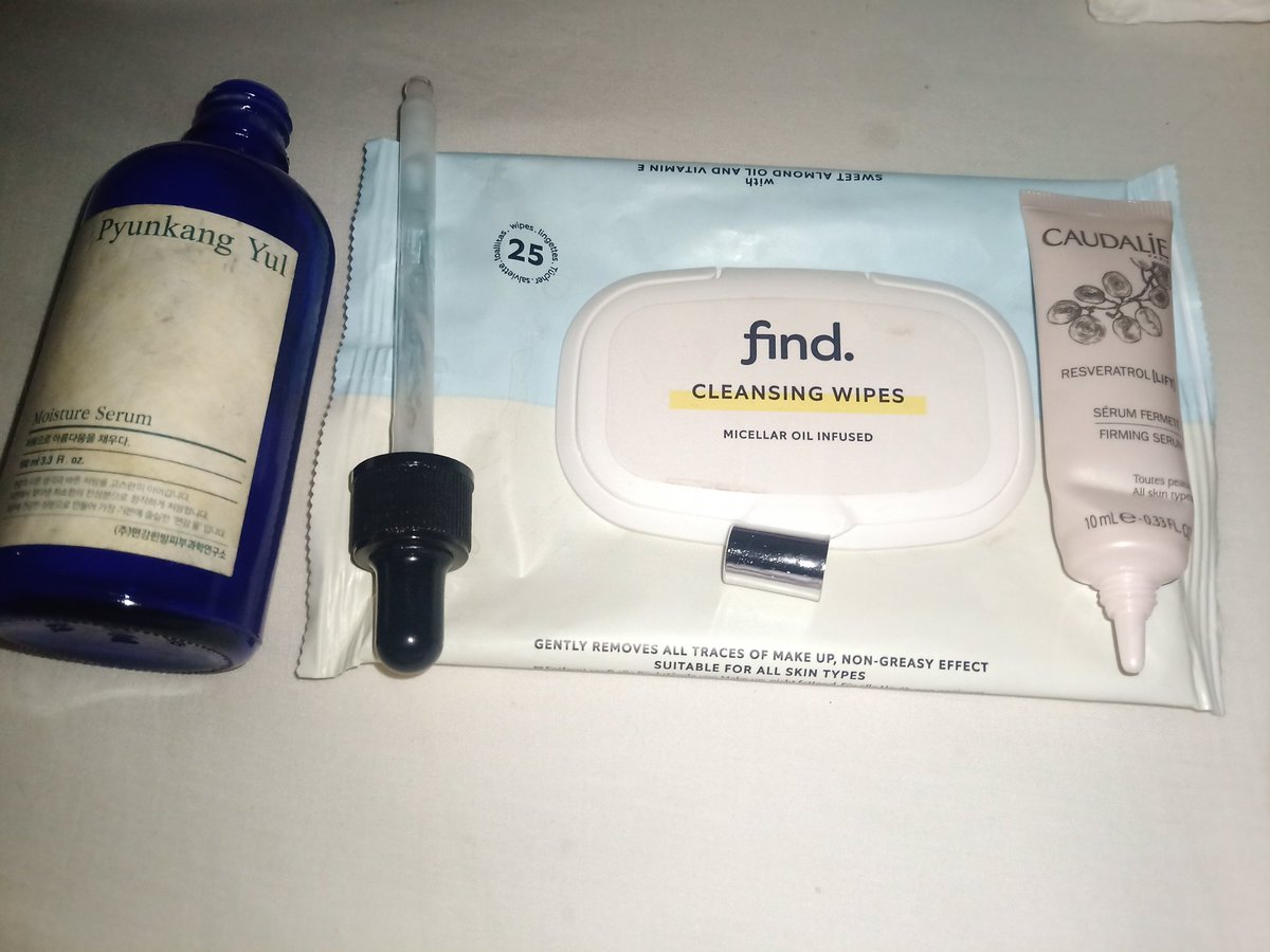 emptyvessels2's tweet photo. Mega #projectpanning . 3 products completely used tonight. Got the pyunkang Yul from @YesStyle , the wipes from @amazon and serum from @CaudalieUK https://t.co/1sRRUHCEca