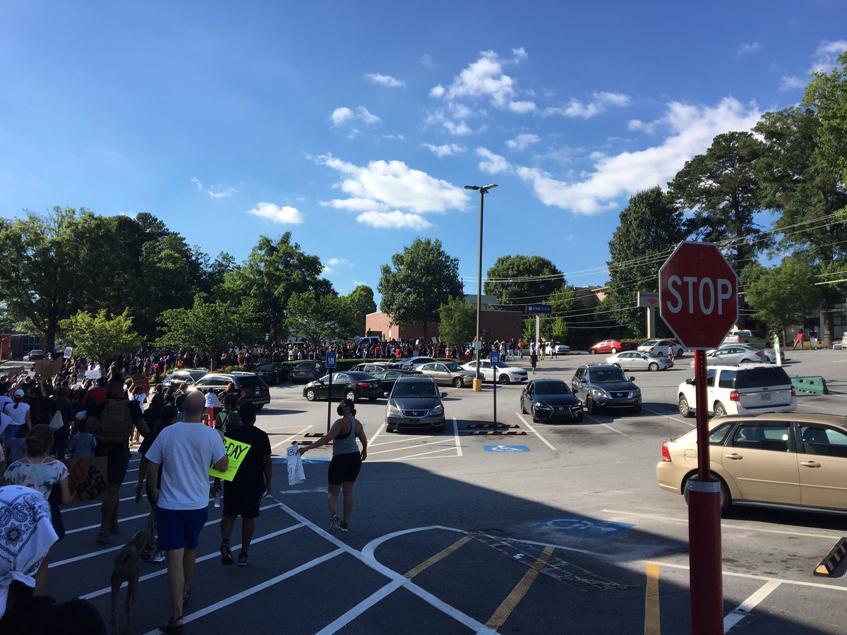 ericpop27's tweet photo. We will not stop. #blmatl #blmatlanta #BlackLivesMatterATL #blacklivesmatteratlanta https://t.co/sr5qjGPn2H