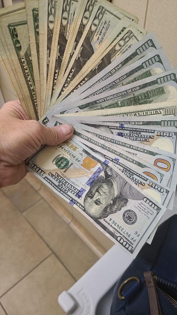 Legitsu35938676's tweet photo. I’m a legit sugar mommy, looking for babies to spoil, dm and get spoil #Cashappblessing #CashAppFriday #cash #TrumpinDallas #SugarDaddySerious #Texas #houstonriots #sugarmommyneeded #sellingfeetpic https://t.co/cfciDazM2U