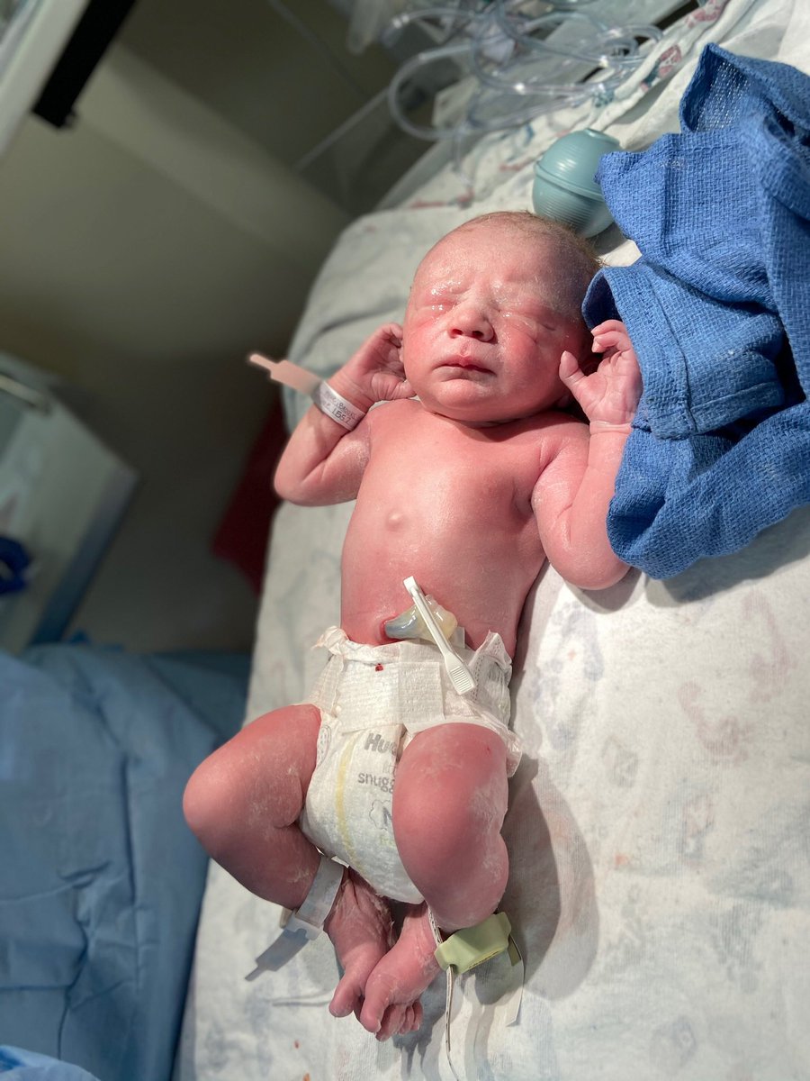 cbonbon13's tweet photo. 4 weeks early, very unexpected but we couldn’t be more happy. We love you so much Beau Anthony. 💙 welcome to the world baby. https://t.co/4b3jbZmCum