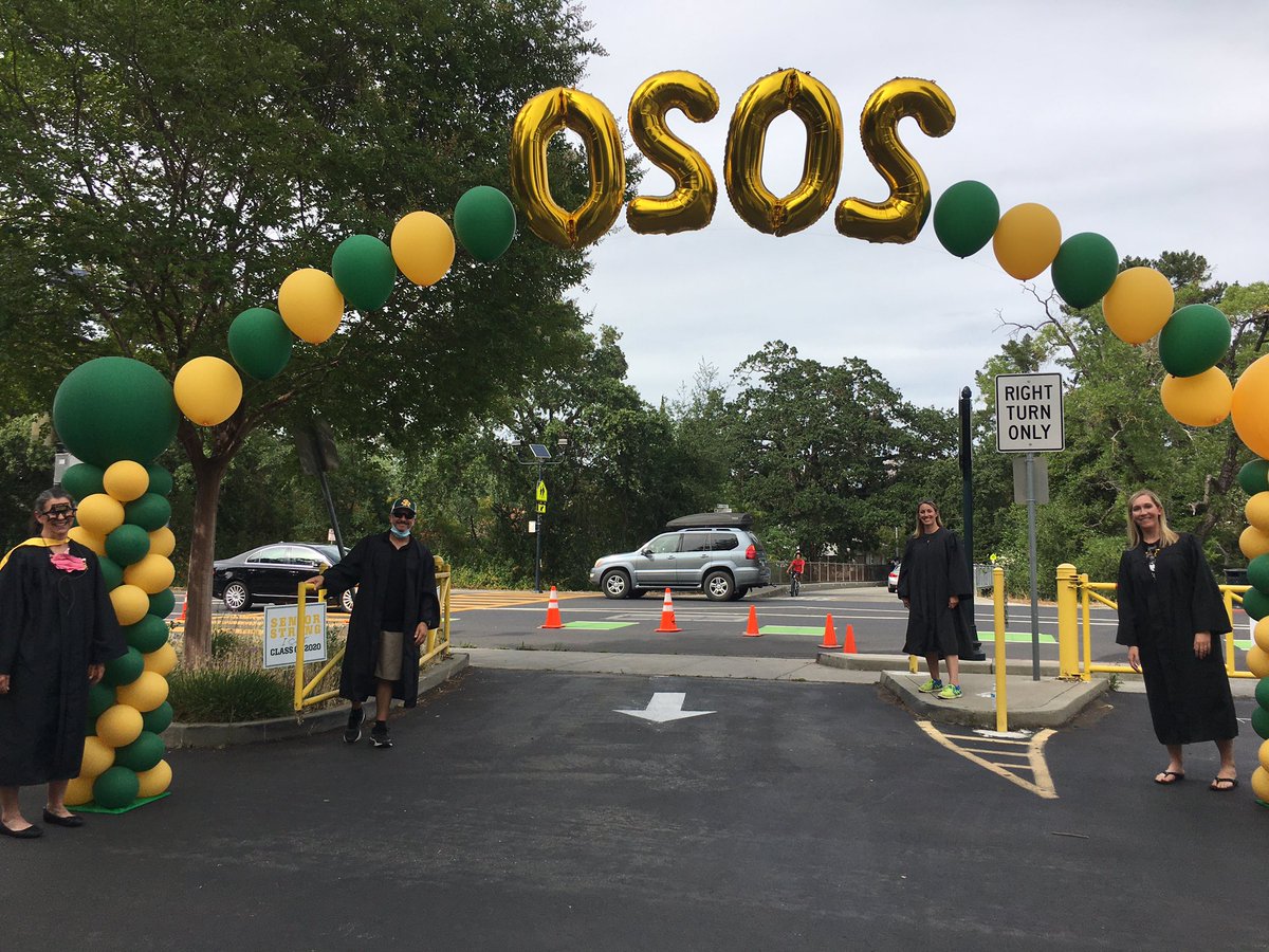 🎓💚💛💚💛🎓 Wolves Memory Drive happening NOW!! Truly the Home of the CHAMPIONS!!    We. Are. SR!! <a href="/WERSR/">San Ramon Valley HS</a> <a href="/SRVHSPTSA/">SRVHS PTSA</a> <a href="/SRVUSD1/">SRVUSD</a> <a href="/SrvhsA/">SRVHS_Academics</a> @MrK_SRVHS <a href="/ElSrM_E/">M_e</a> <a href="/AP_OHanley/">Olivia Hanley</a>