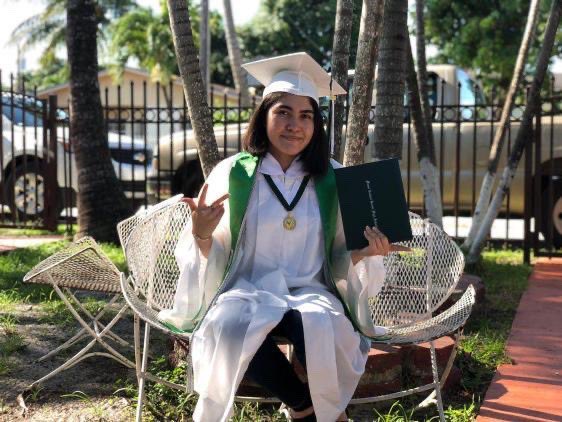 RocketsCentral's tweet photo. Rocket Alumni Launching... Congratulations Estefany Bosques-Hernandez! #BeTheStandard #BeAChampion #BeARocket🎓🚀🎉🎊 https://t.co/HtOPwws7C6