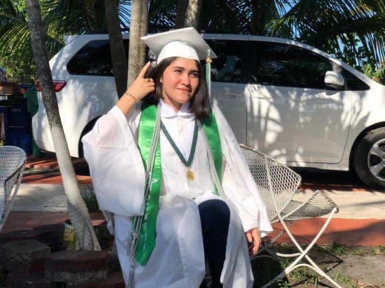 RocketsCentral's tweet photo. Rocket Alumni Launching... Congratulations Estefany Bosques-Hernandez! #BeTheStandard #BeAChampion #BeARocket🎓🚀🎉🎊 https://t.co/HtOPwws7C6