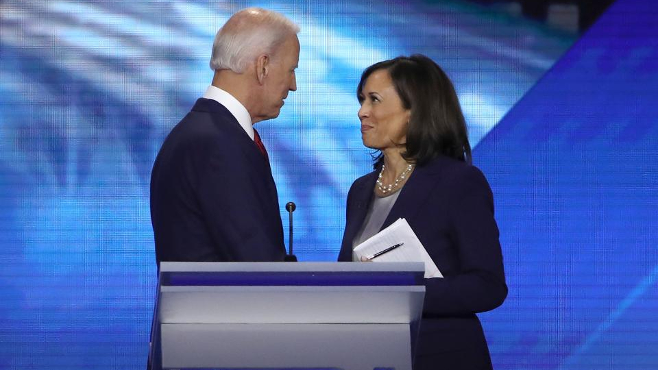 Forbes's tweet photo. Here’s why betting markets pick Kamala Harris to become Joe Biden’s VP: https://t.co/74wYKlVL7Z https://t.co/FyOKneT6gK