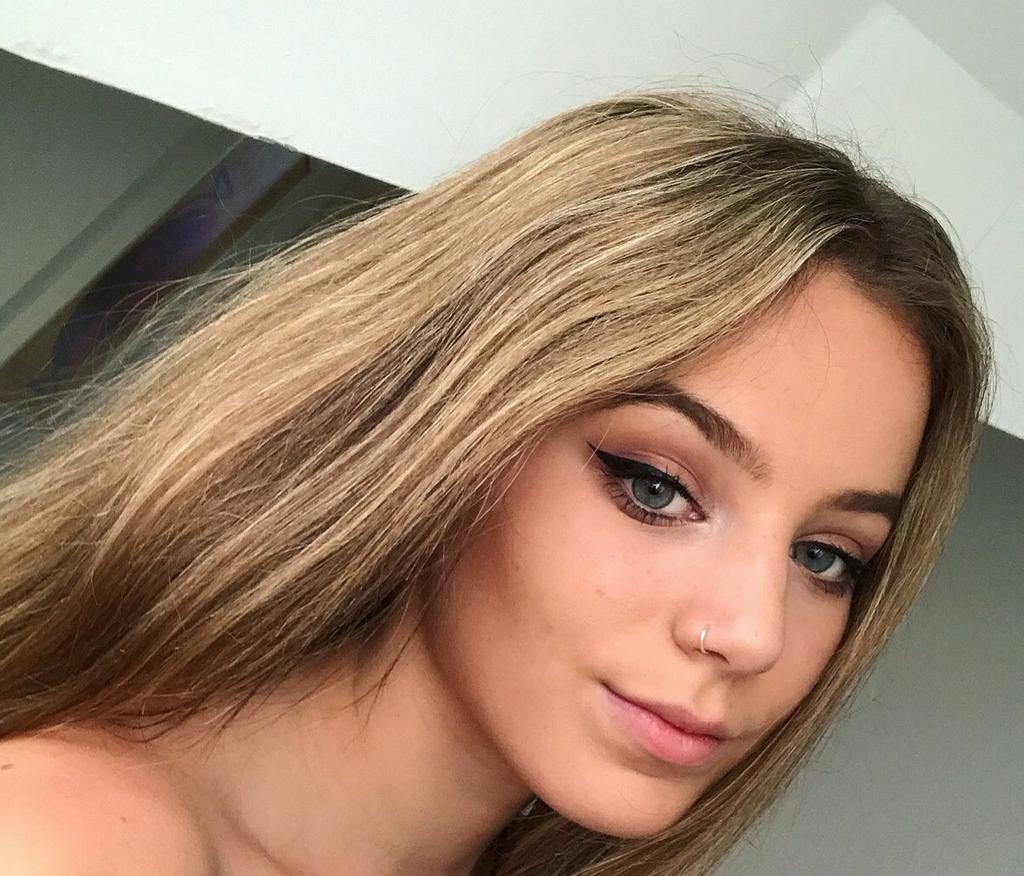 lorrylex's tweet photo. Having a sale today! DM me for price list Follow and RT for a free nude! 😋🍑💞
#horny #sendingnudes #camgirl #hot #porn #pussy #nudes #ass https://t.co/6SvXH5XeEo