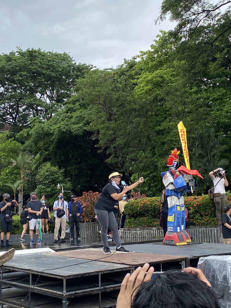 omidong's tweet photo. SI ALING MARIE NA ANG NAGSASALITAAAAAAA “KUNG MERON MANG TERORISTA, YUN AY ANG MGA GUSTONG MAGTATAG NG ANTI-TERROR BILL” https://t.co/3VvqwHLrxf