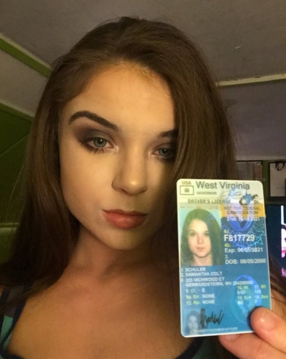 FeetLillie's tweet photo. Oh, Samantha. Can any Dommes out there imagine being such a slut for being completely exposed? Her friends and family are next. Everyone say hello to Samantha Schuler, the girl who just paid me to ruin her life. 😇✨ @RT4feet @findompromo @rt_feet @slavekane https://t.co/chLpngErrx