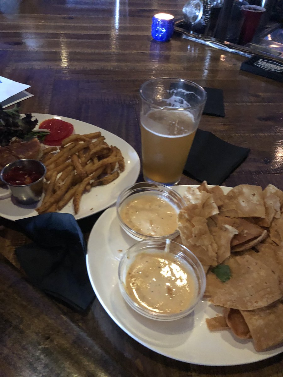 3 block walk to my local #pub, #dinner and #Drinks with <a href="/AmandaMOfficial/">Amanda Chandler Okert</a> for our #20thAnniversary ❤️❤️ Thank you for the #Greatest 20 years of my #Life and I can’t wait for the next 140... ❤️❤️❤️❤️❤️❤️