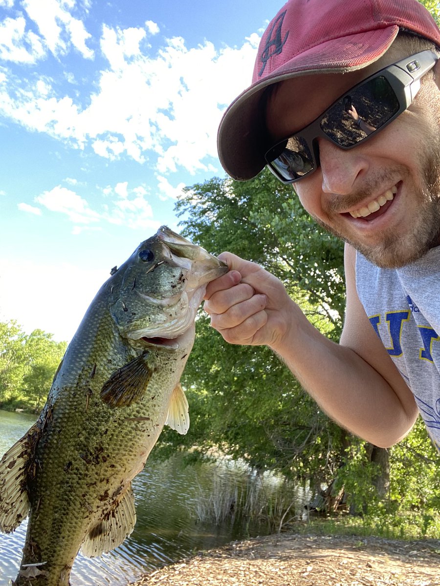 AdamBret34's tweet photo. Fist cast of the morning! https://t.co/sUuE563d2t