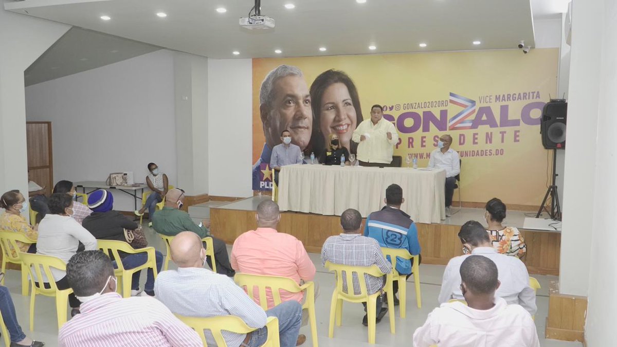 PLDenlinea's tweet photo. Dirección Municipal de campaña, a través de los delegados electorales, garantiza el voto masivo por @Gonzalo2020RD  para su triunfo en primera vuelta. Estructuras de campaña trabajando a todo vapor. https://t.co/jJUBTVZYur