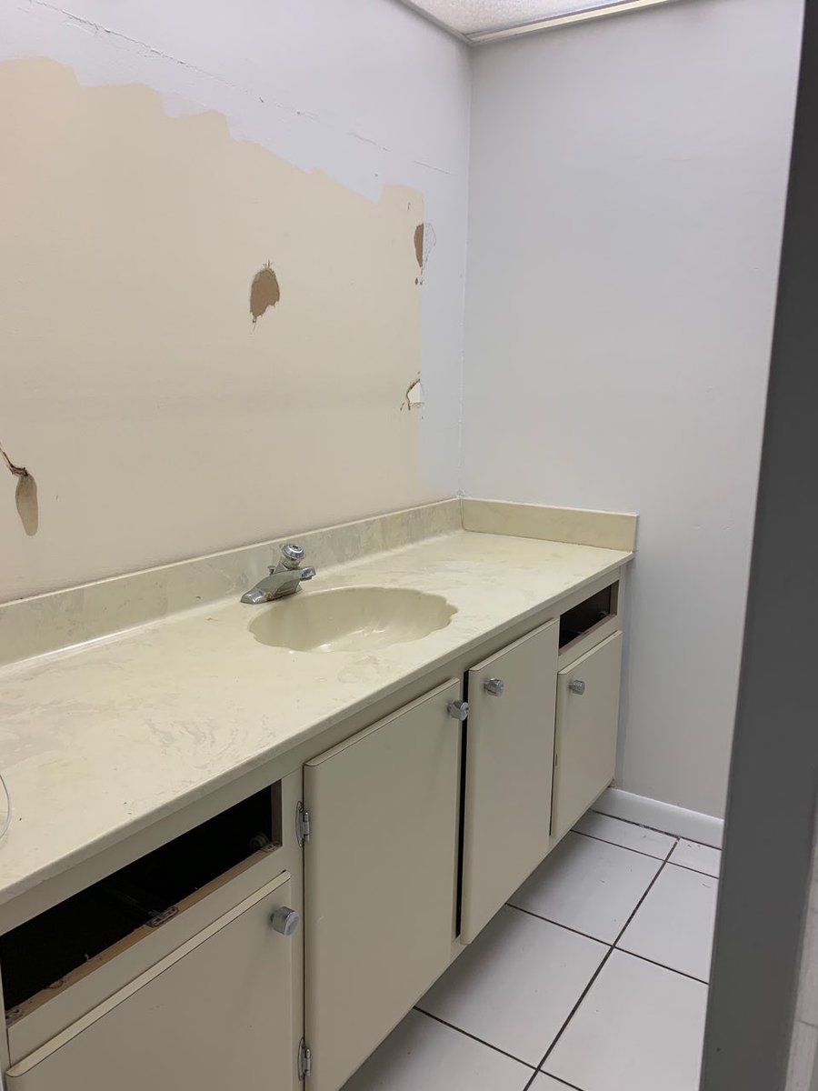 CharleenHilton's tweet photo. #HDIS #CabinetMakeover Installation in Progess
“Hi Charleen
They started my bathroom & kitchen today. The bathroom already looks 1 million x better. The gentleman that came today was excellent! I can’t wait until tomorrow!”
#Miami #SDade Store 0206 @Rob_HDI_TSM_SFL @THDdiana https://t.co/hsbVgrxwvQ
