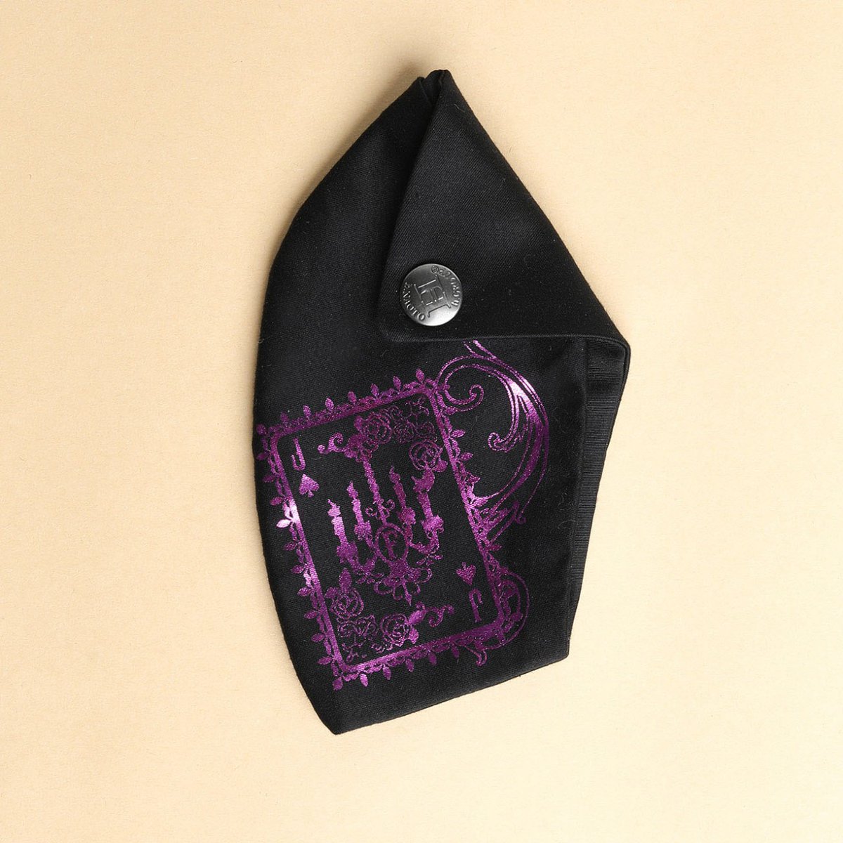 hnaoto_official's tweet photo. 【h.NAOTO MASK WALLET】
h.NAOTOの立体マスクを2つ折りにしコンパクトに収納出来るマスクウォレット。
ゴシック調のオーナメントジャガード素材のボディーに光るスペードのトランプ柄がポイント。
https://t.co/0W1ekb1Ot7
ご家庭で手洗い可能。
#日本製 #ファッションマスク
#MASKWALLET
#マスク https://t.co/Z55RKSvmvU
