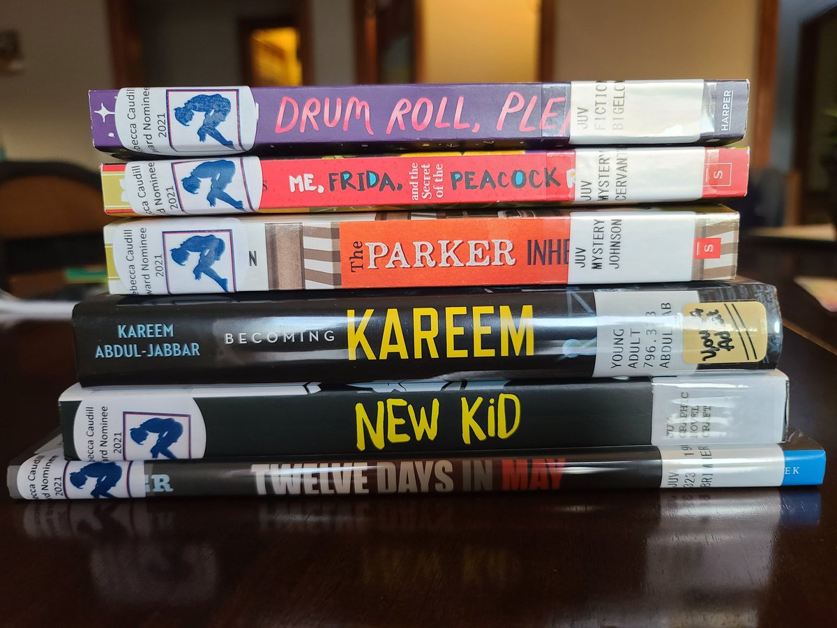 hmccarthy11's tweet photo. I was very impressed with #OLPL curbside pick up. I put my first stack of #SummerReading on hold and the library staff brought my books right to the trunk of my car. Super easy and efficient! #OLHMS #D123 https://t.co/zsxZfjQFMc